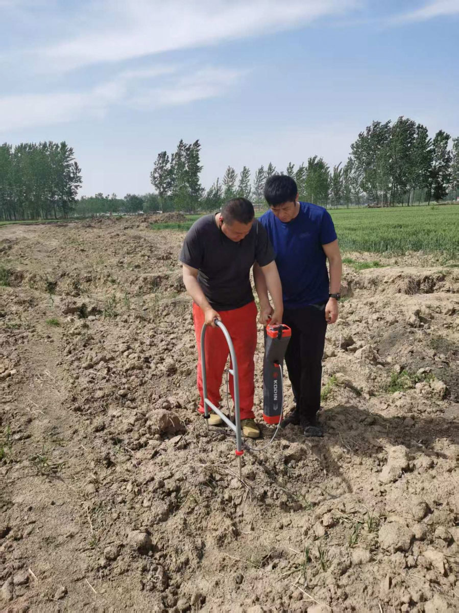 埋地管道檢漏儀使用現(xiàn)場(chǎng)